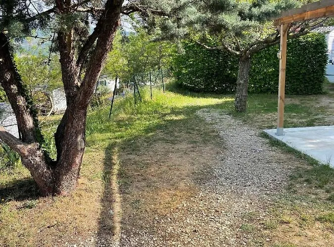 Domaine Les Roches 캠프장 Le Crestet