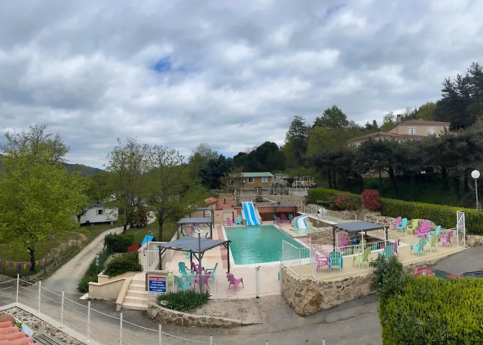 캠프장 Domaine Les Roches Le Crestet