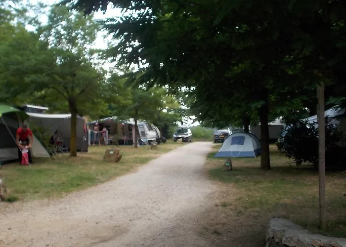 Domaine Les Roches 캠프장 Le Crestet