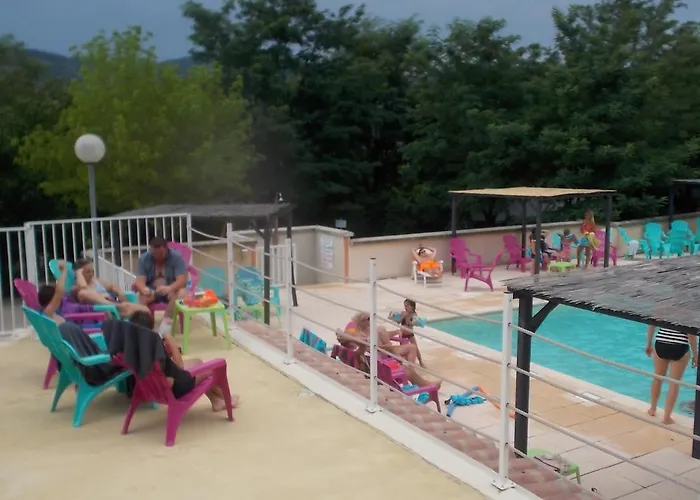 Domaine Les Roches 4* Le Crestet