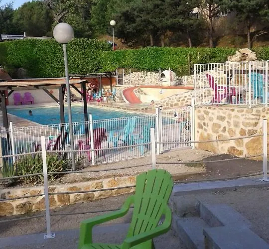 Domaine Les Roches 캠프장 Le Crestet
