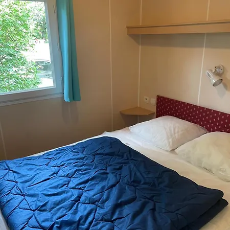Domaine Camping Les Roches 4* Le Crestet