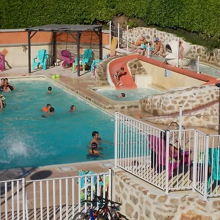 Domaine Camping Les Roches キャンプ場 4*