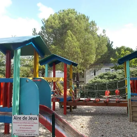 キャンプ場 Domaine Camping Les Roches 4*